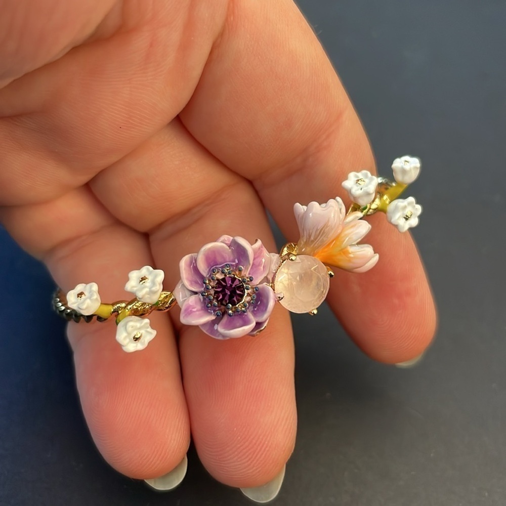 LES NEREIDES gold tone floral bracelet